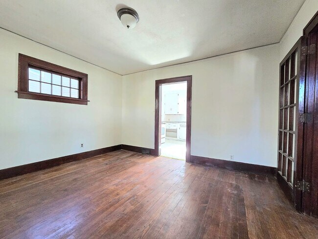Foto del edificio - 1226 Blaine Ave