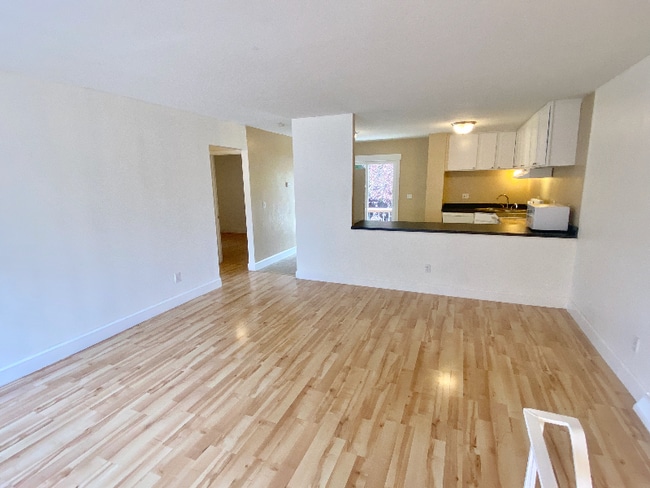 Foto del edificio - 2747 Leisure Dr