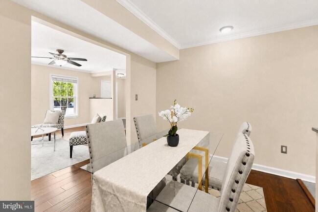 Foto del edificio - 8221 Dr Craik Ct