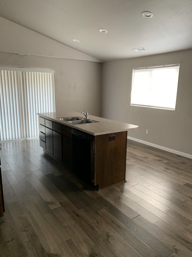 Kitchen 2 - 1673 Grand Ave