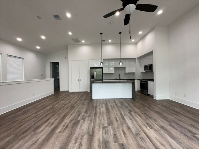 Building Photo - 6642 Del Rio St