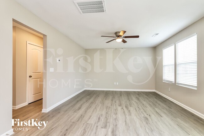 Building Photo - 217 Focus Ln