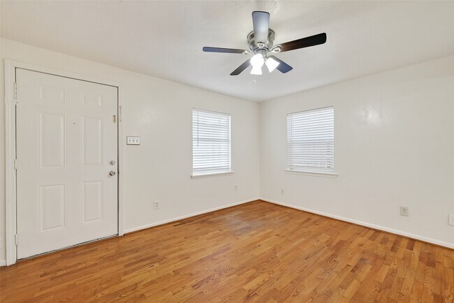 Foto del edificio - 115 Aurora St