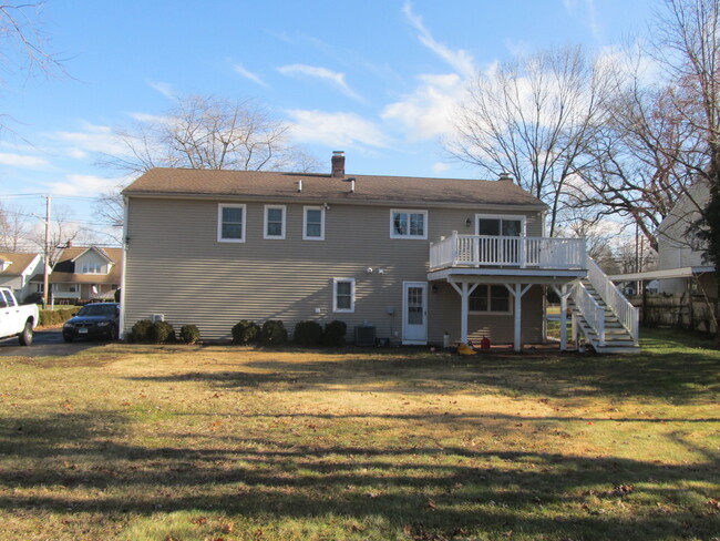 Building Photo - 248 Maple Ave