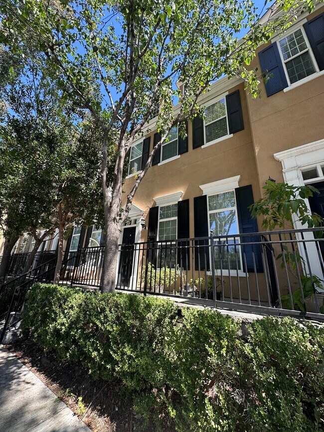 Foto del edificio - 27007 Edgewater Ln