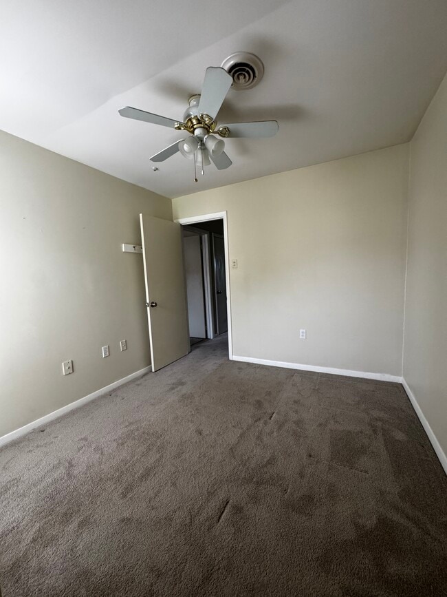 Bedroom 2 - 320 Southern Ct
