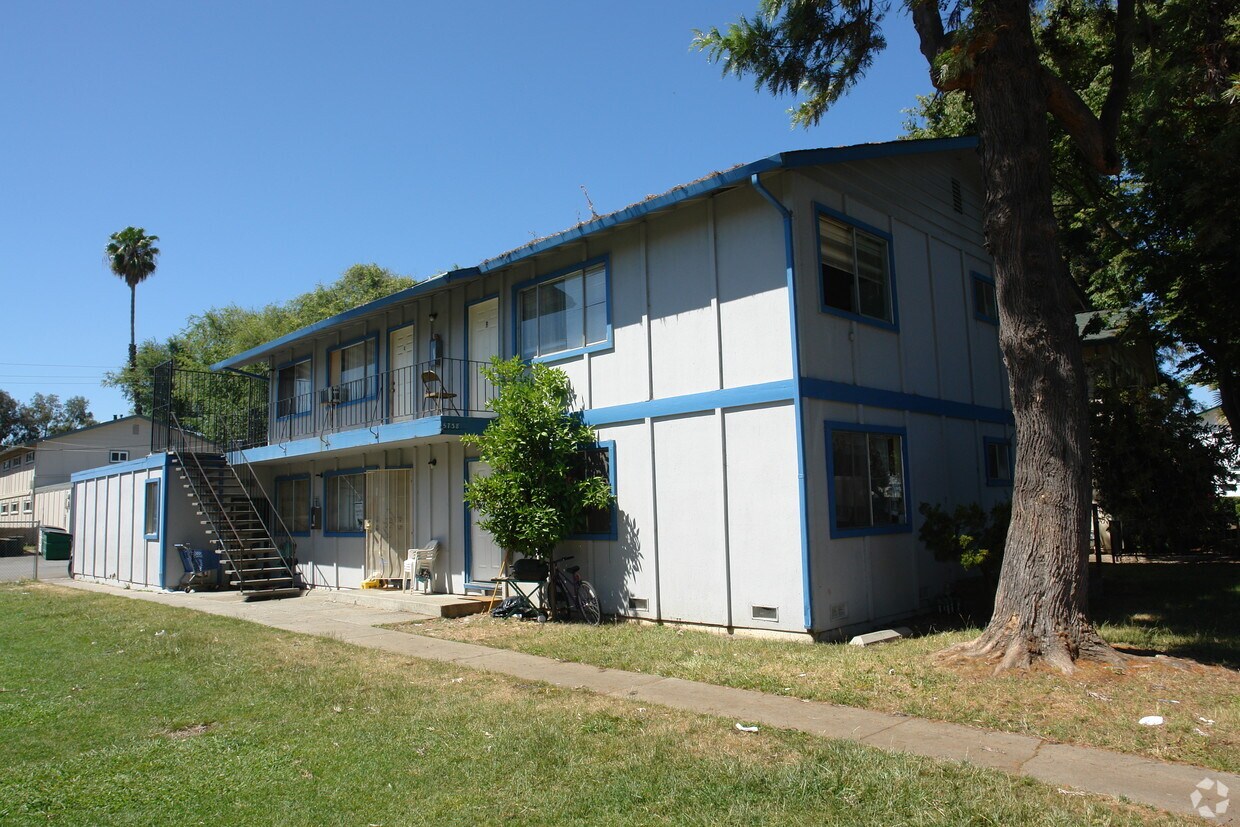 Primary Photo - 5738 Tucson Dr