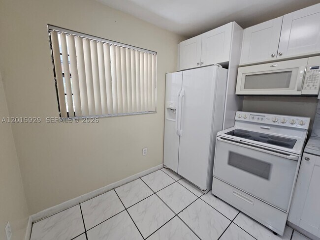 Building Photo - 10825 SW 112th St