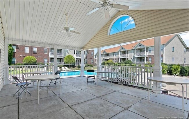 Foto del edificio - 382 Bubble Creek Ct