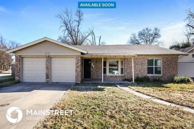Building Photo - 2132 David Dr