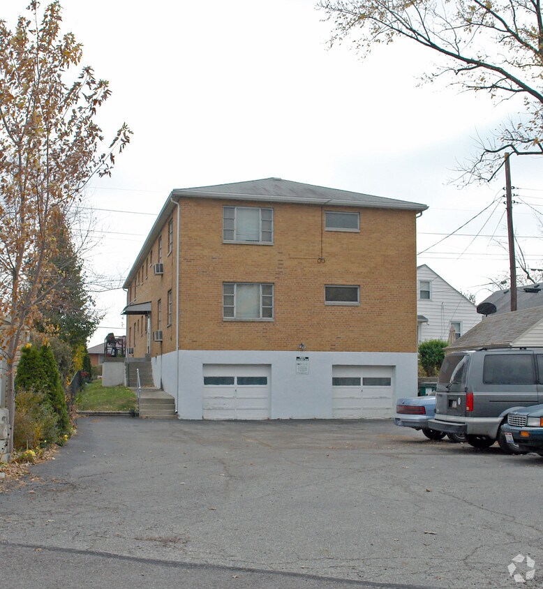 Building Photo - 2415 Kennedy Ave