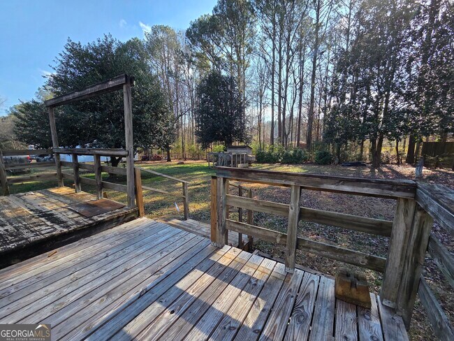 Foto del edificio - 160 Fox Meadow Dr