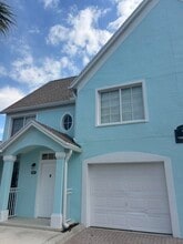 Building Photo - 1687 SE Pomeroy St