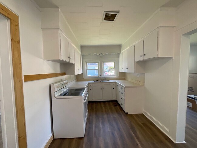 Building Photo - 3 Bed 1 Bath House in Hazel