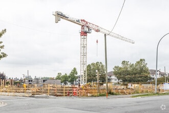Building Photo - Cloveris