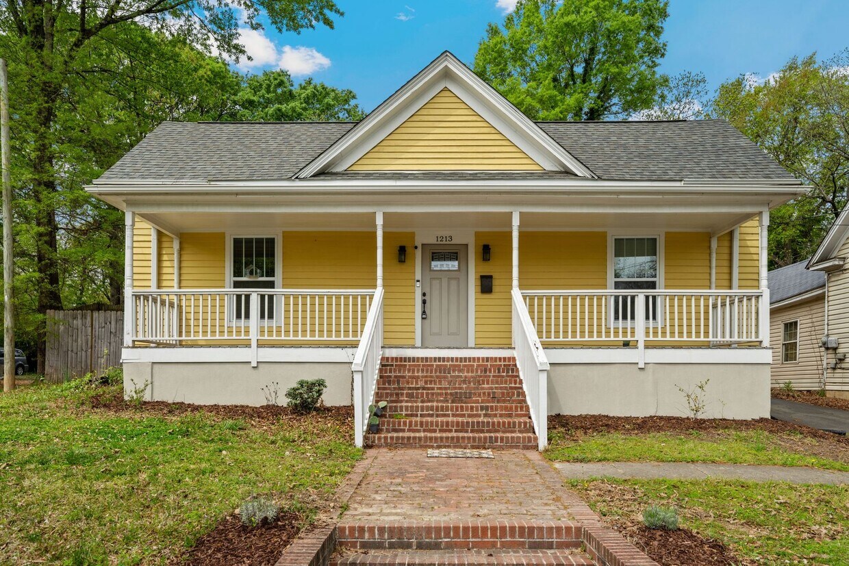 Primary Photo - Beautiful 3Bed/2Bath home with Unique Feat...