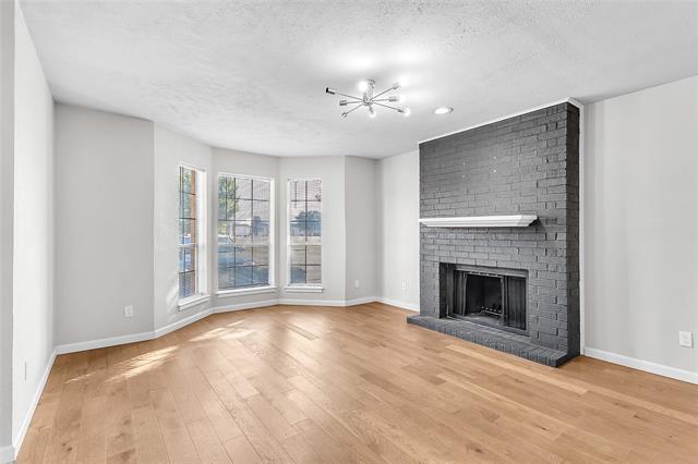 Foto del edificio - 5906 Marvin Loving Dr