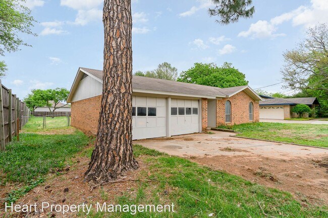 Building Photo - 3 br, 2 bath House - 3911 W Sublett Rd