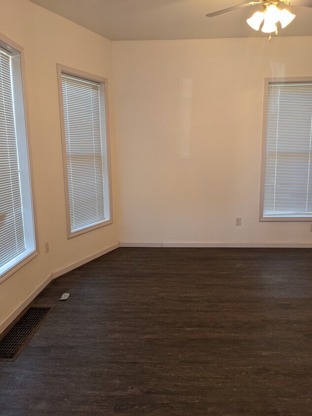 Foto principal - 237 S Park St