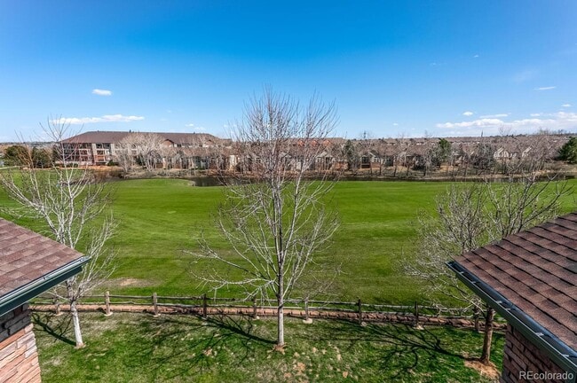 Foto del edificio - Beautiful Condo in Steeplchase!