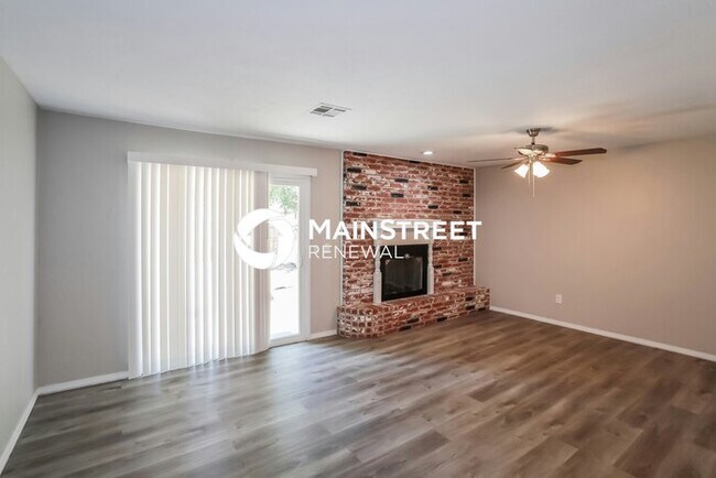 Foto del edificio - 3 Bedroom Pet-Friendly Home in BETHANY, OK...