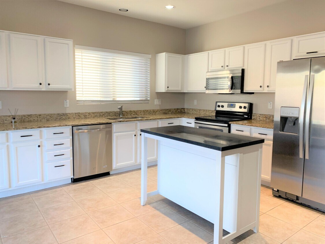 Foto principal - 9215 S 35th Dr