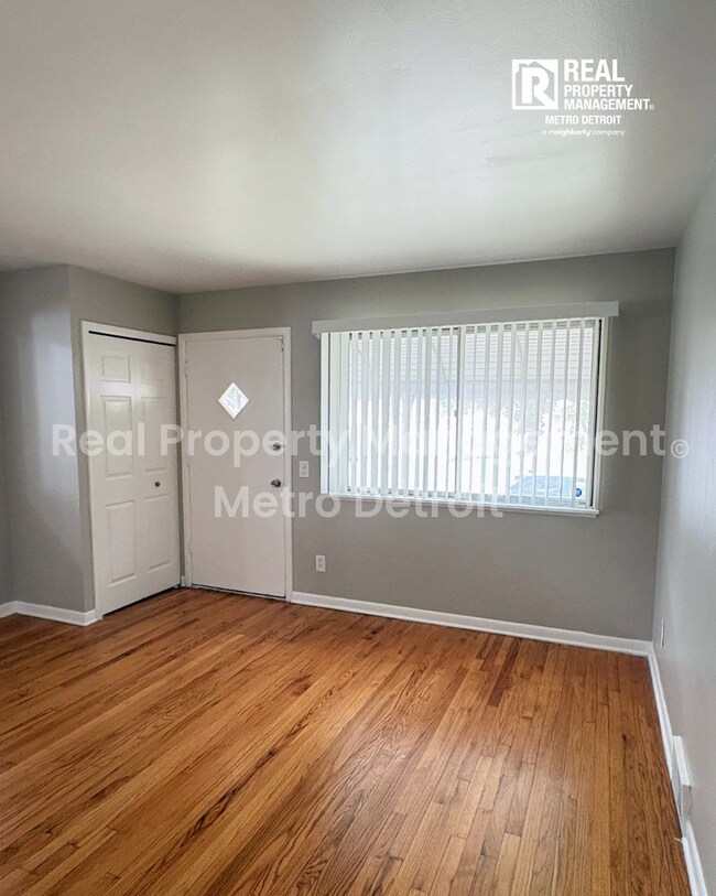 Foto del edificio - 22706 Hillock Ave