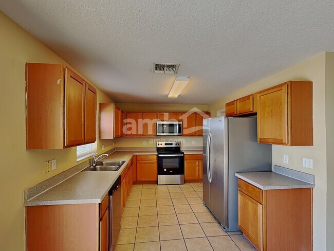 Building Photo - 357 Sky Valley St