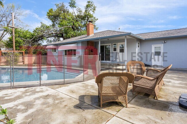 Building Photo - Beautiful Carmichael Home with POOL!