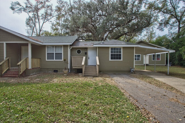 2002 - 2002 Apartment