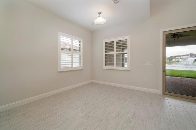 Building Photo - 10463 Royal Cypress Way