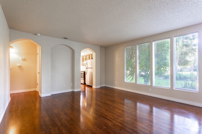 2BD, 1BA - Living Room - Grand Resort Apartments