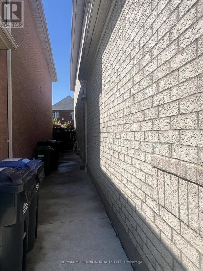 Building Photo - 5988 Sidmouth St