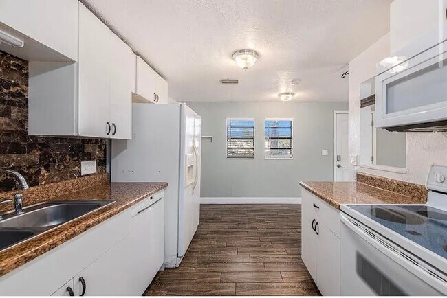 Foto del edificio - 6002 72nd Ave N