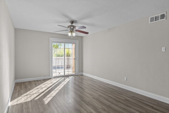 Foto del edificio - 8717 Watson Rd