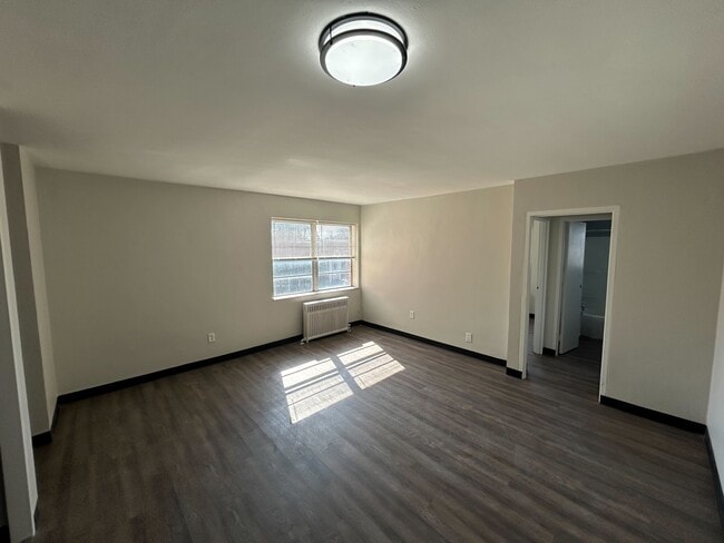 Updated 1 Bedroom - Virginia Junction
