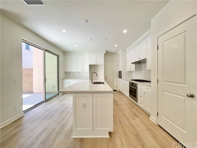 Building Photo - 134 Newburry