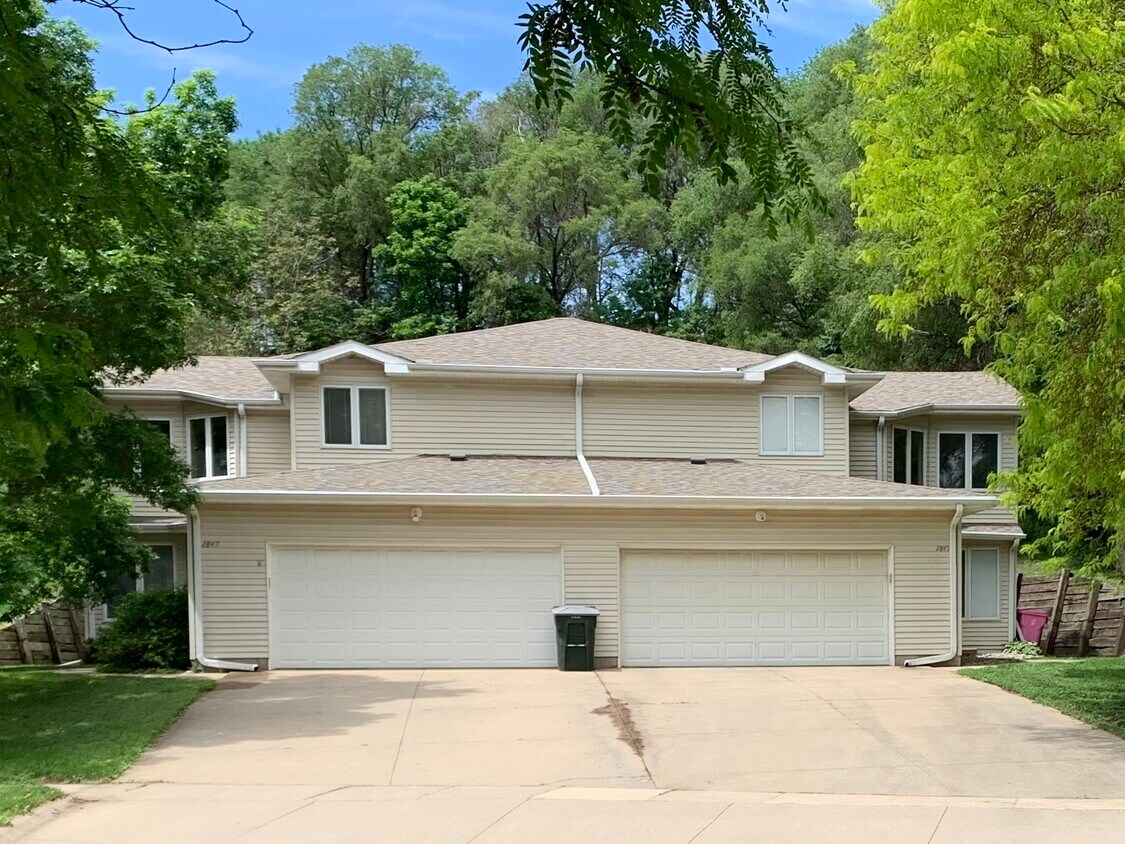 Foto principal - 2847 S Saint Marys St