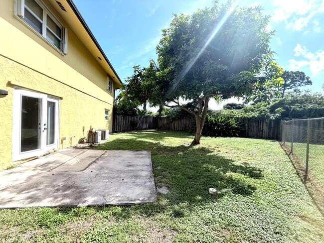 Foto del edificio - 3364 Jefferson St
