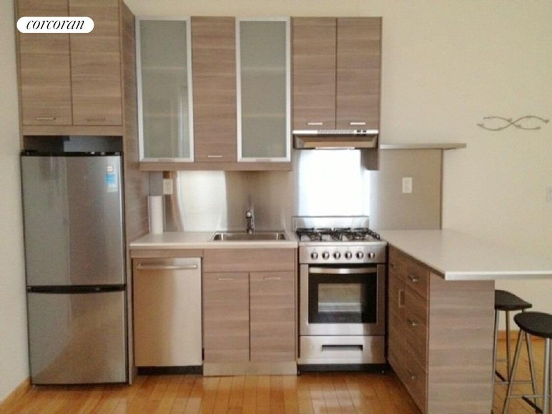 Foto principal - 112 W 72nd St