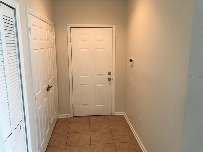 Foto del edificio - 588 Brantley Terrace