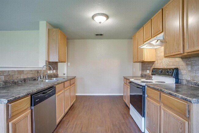 Foto del edificio - Spacious 3 bed, 2 bath Home in Crowley