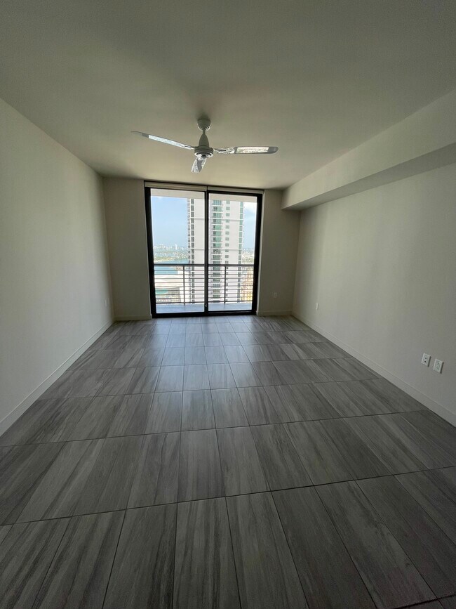 Foto del edificio - 33 NE 6th St
