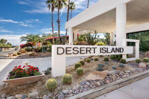 Primary Photo - 899 Island Dr