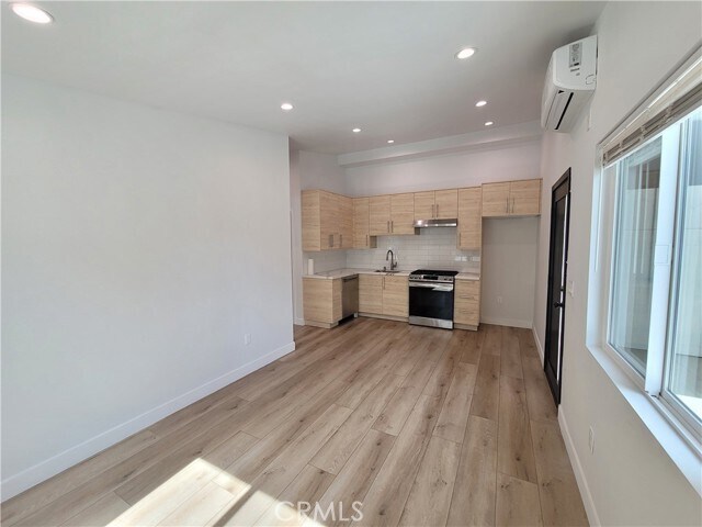 Foto del edificio - 17316 Bircher St