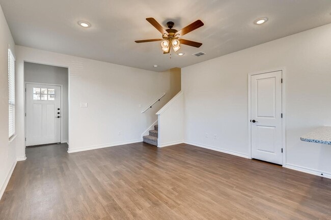 Building Photo - Lynwood Village Community