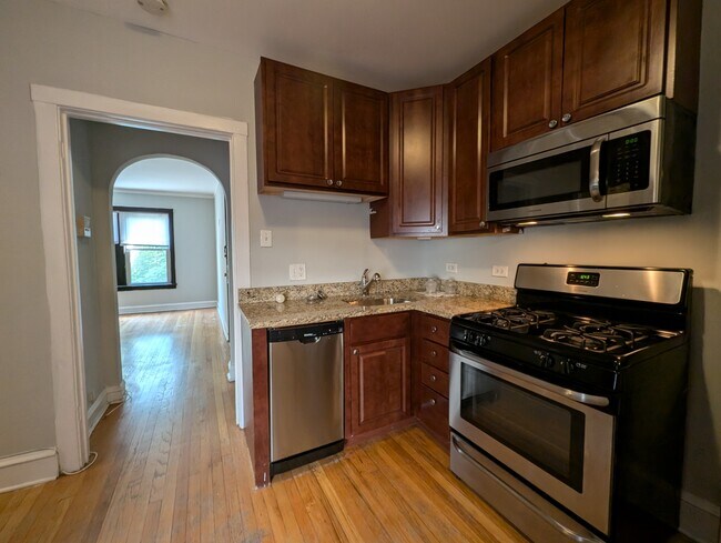 Foto del edificio - 4912 N Hoyne Ave