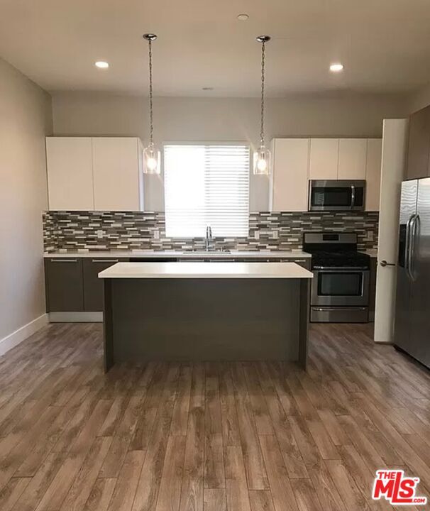 Foto del edificio - 5632 Hazeltine Ave