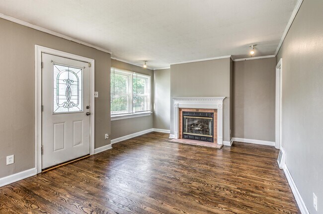 Building Photo - 4 N Duchesne Dr