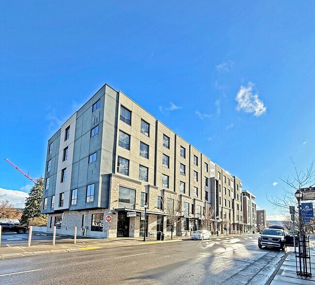 Foto del edificio - Downtown Luxury Condo Available Furnished or Unfurnished, with Parking